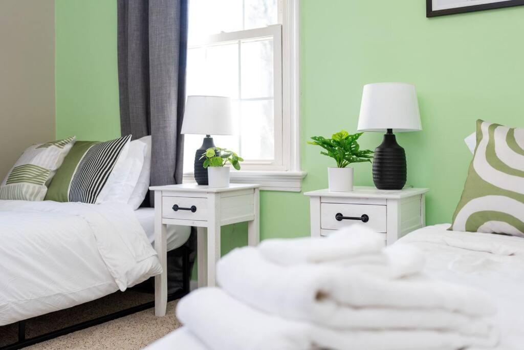 Serenity Beach House In Central Ilm W/ King Bed Wilmington Eksteriør bilde