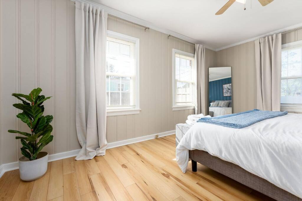 Serenity Beach House In Central Ilm W/ King Bed Wilmington Eksteriør bilde