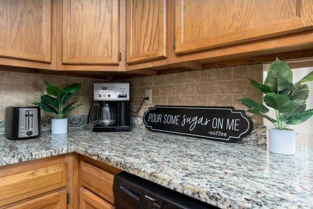 Serenity Beach House In Central Ilm W/ King Bed Wilmington Eksteriør bilde