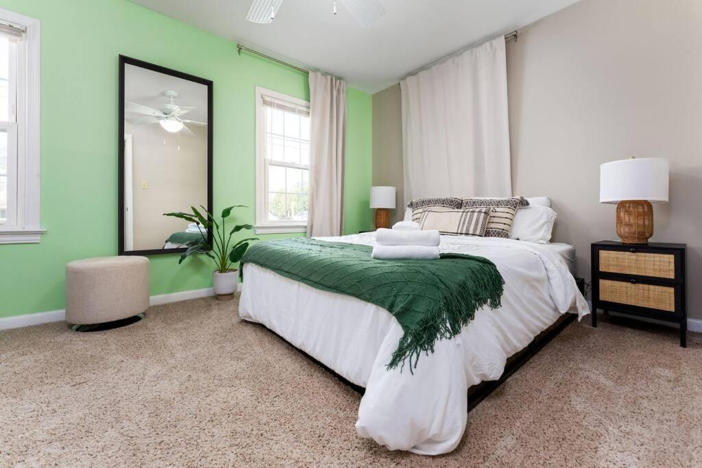 Serenity Beach House In Central Ilm W/ King Bed Wilmington Eksteriør bilde